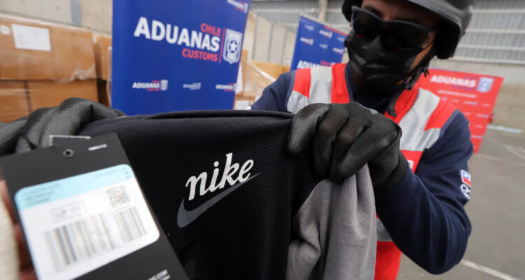 Aduanas destapa nombres de más multitiendas a las que les retuvo productos por ser posiblemente falsos