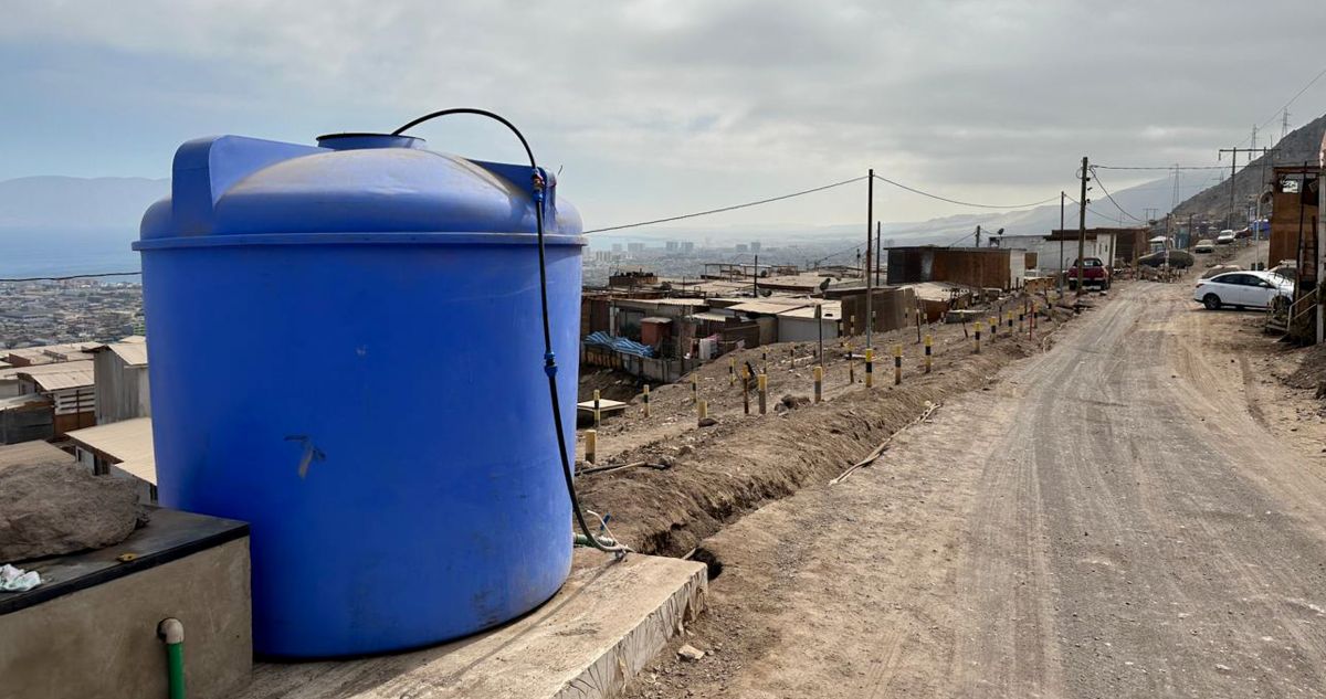 Fiscalía de Atacama indaga convenio con fundación de películas y mascotas para repartir agua potable