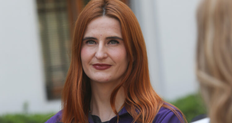 Alcaldesa de Ñuñoa respalda polémica carta que llama a terminar con la “denostación” de la comuna