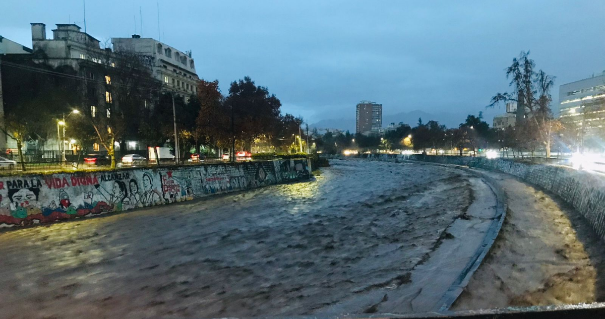 Decretan Alerta Amarilla en la región Metropolitana por consecuencias de las lluvias