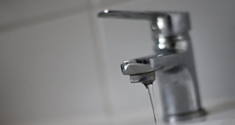 Aguas Andinas en Alerta Temprana Preventiva por turbiedad en ríos: comienza a usar reservas de agua