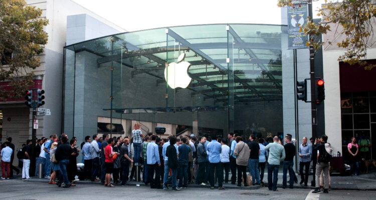 ¿Por qué Apple está imparable?: Sus acciones llegan a lo más alto en la historia por varias razones