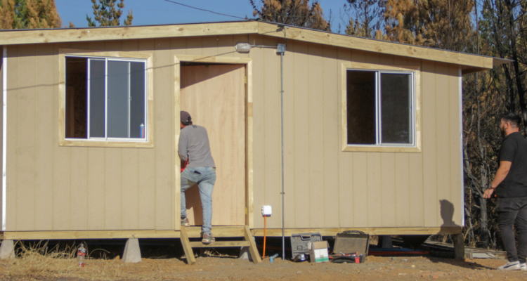 Boric por damnificados de megaincendios: “El 100% de las viviendas de emergencia ya están instaladas”