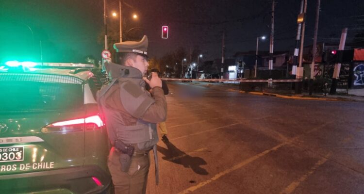 Mujer muere atropellada por delincuentes que huían con camioneta robada en Peñalolén