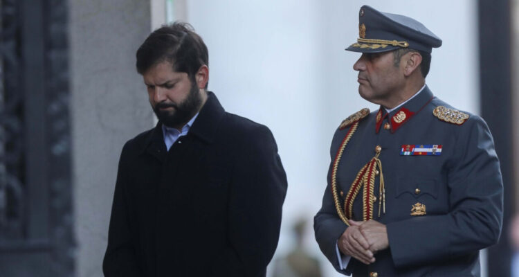 “Espero que no me estén grabando”: los que se sabe del audio filtrado de Boric que terminó en denuncia