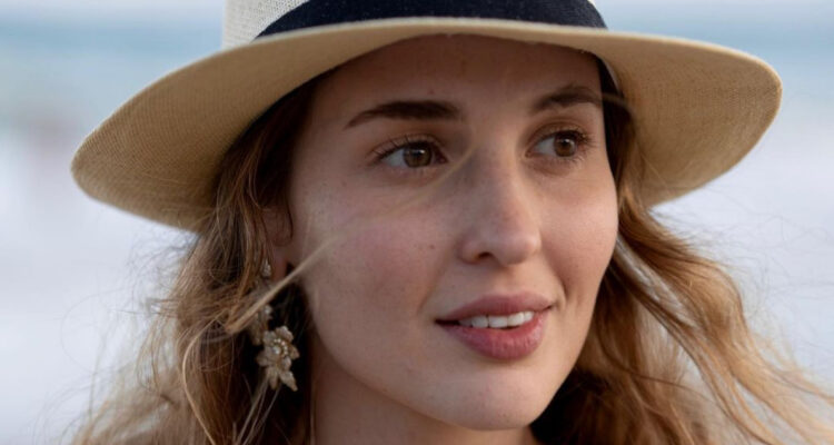 Belén Soto posa con una leve sonrisa.