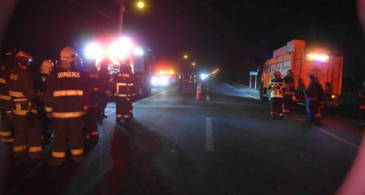 Bomberos acude a la emergencia por fuga de gas en Laja