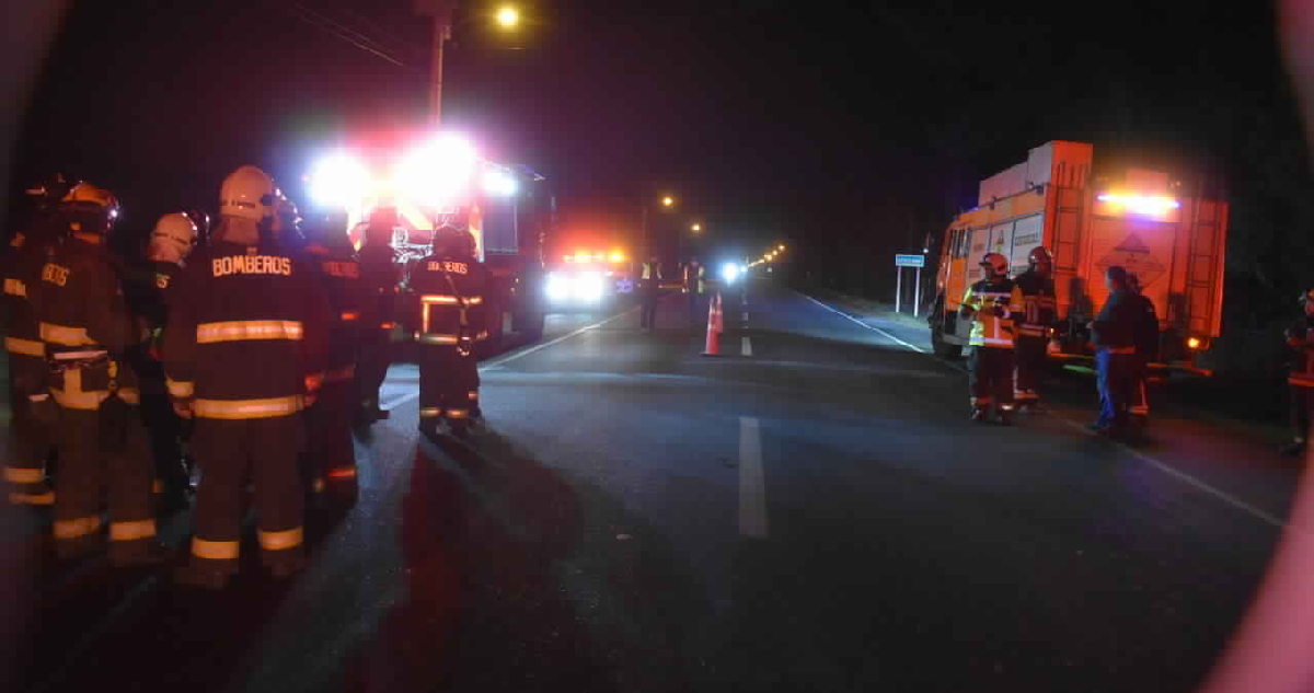 Bomberos acude a la emergencia por fuga de gas en Laja