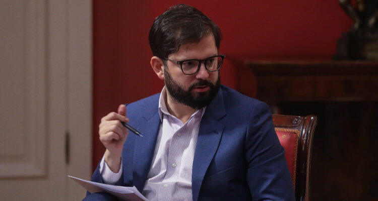 Gobierno informa que presidente Boric nombró a nueva directora para ChileCompra