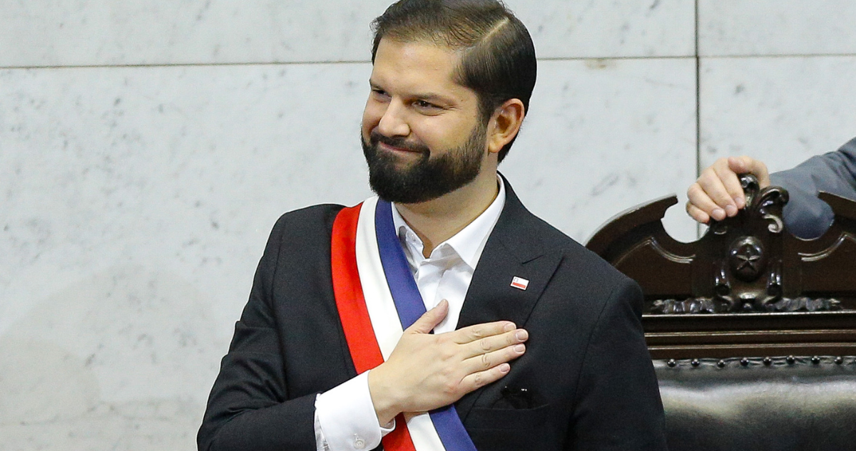 Boric llama a “superar tiempos de miedo y odio” para no caer en “violencia y un porfiado negacionismo”.