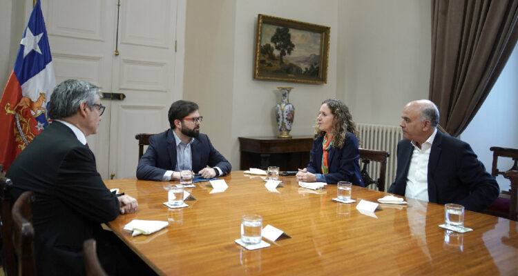 Boric se reunión con directivos de la Sofofa en pos de impulsar una Reforma Tributaria