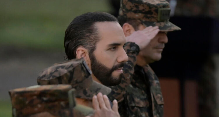 Nadando entre popularidad y denuncias contra DDHH: Bukele cumple cuatro años al frente de El Salvador