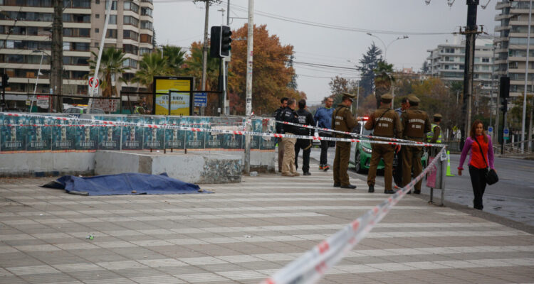 Rescatan cadáver de un hombre que fue encontrado flotando en el Canal San Carlos