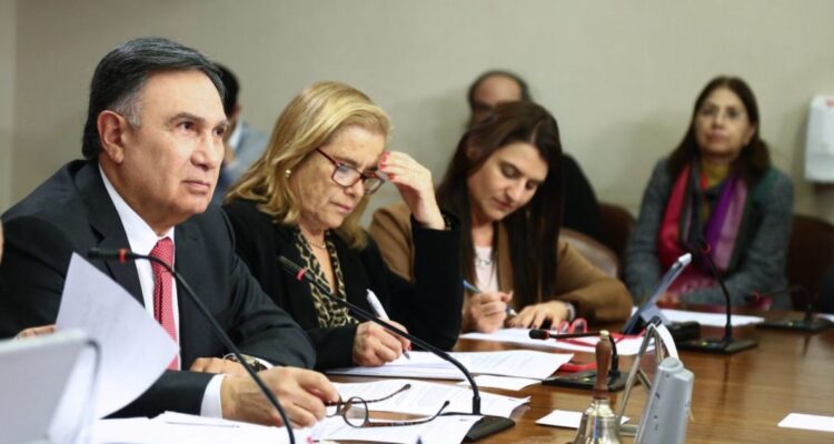 Recaudará US$ 50 millones al año: Comisión de la Cámara aprueba proyecto que regula apuestas en línea