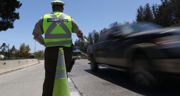 Detienen a menor de 15 años por eludir control policial e intentar atropellar a carabinero en Cañete