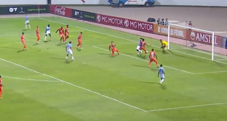 El golazo de Carlos Villanueva que destacó la cuenta oficial de la Sudamericana