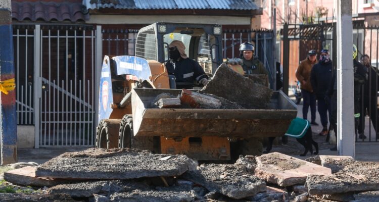 Carter asegura que seguirá con plan para demoler “narco casas” tras polémica con Carabineros