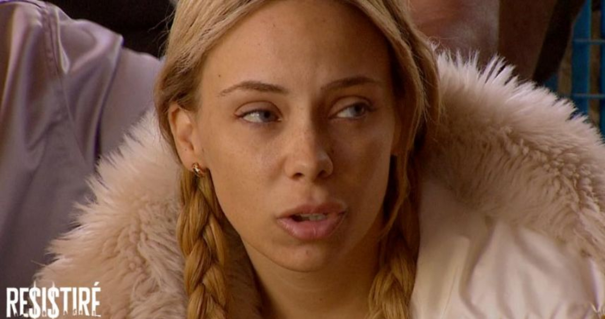 La joven Cass Zamorano en el reality Resistiré.