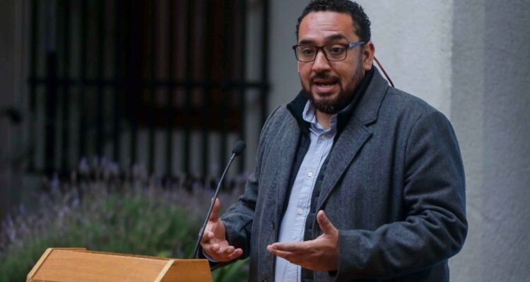 Subsecretario reitera que proyecto modifica y no elimina figura de delegados presidenciales