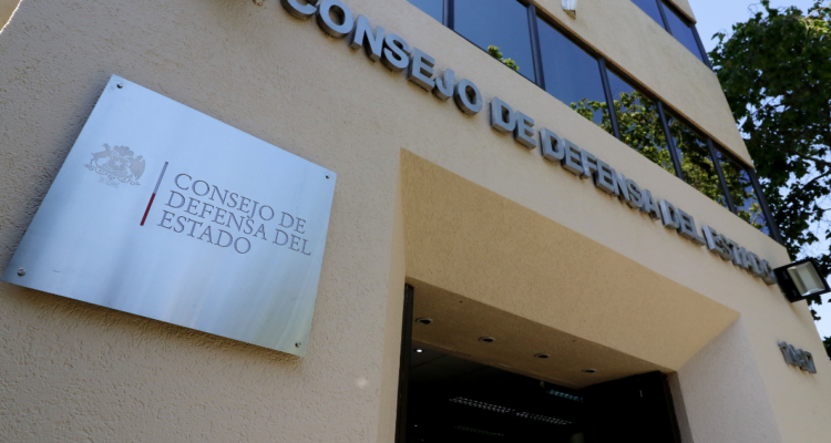 CDE querella carabineros