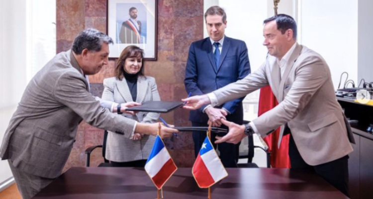“Empresas quieren instalarse aquí”: Chile le abre puerta del litio y cobre a Francia con dos acuerdos