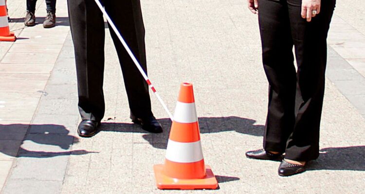 Municipalidad de Coquimbo deberá pagar $7 millones a hombre ciego que cayó 2 veces en cámaras subterráneas sin tapa