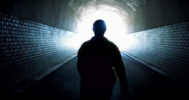 La ciencia ugieren que permanecemos conscientes entre dos y veinte segundos después de que el corazón deja de latir, explican los expertos.