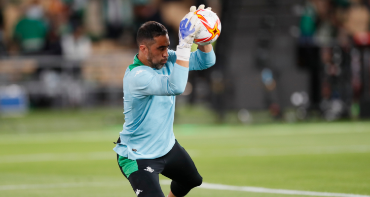 Claudio Bravo puede extender su vínculo permanentemente con Real Betis.