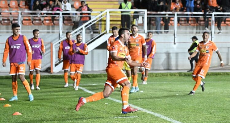 Cobreloa derrotó a Rangers por la Primera B.