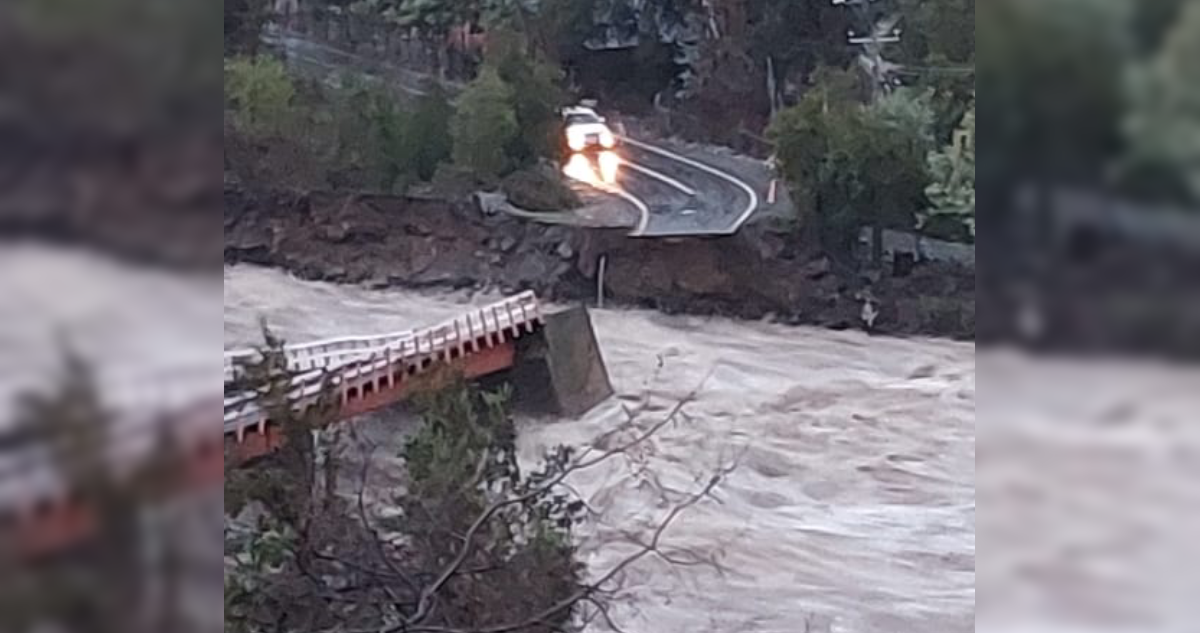 Colapsa puente sobre el río Ancoa en Linares.