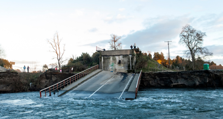 colapso puente Cancura