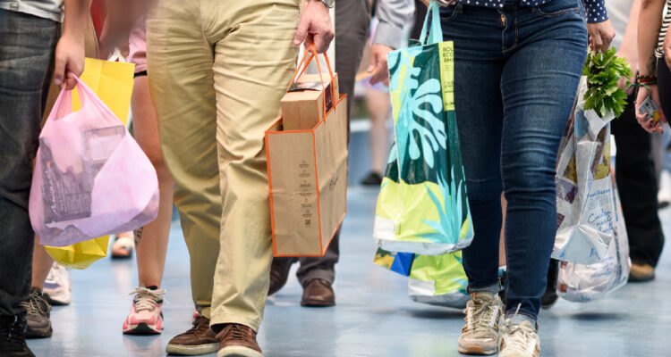 Confianza de los consumidores se estanca y es la 2da peor de latinoamérica