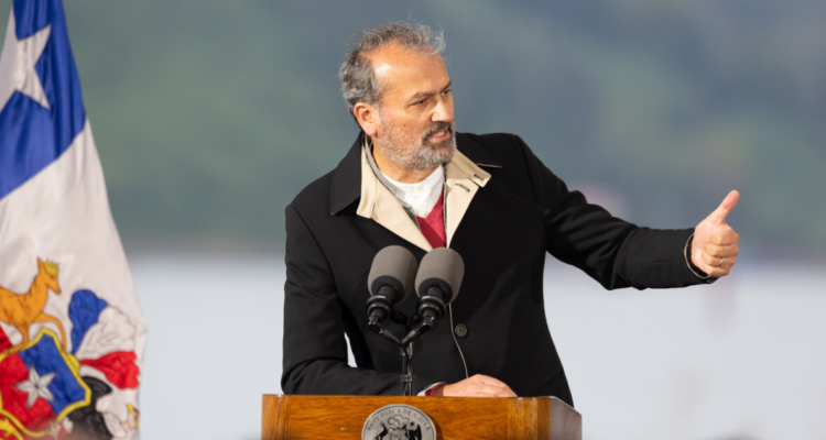 Patricio Vallespín por reportaje de Mega por fundaciones