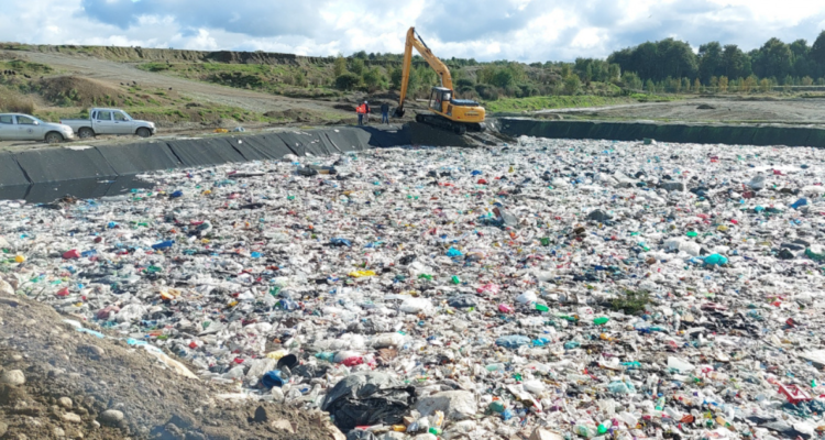 Relleno sanitario La Laja: empresa acudiría a mediación obligatoria para evitar huelga de trabajadores