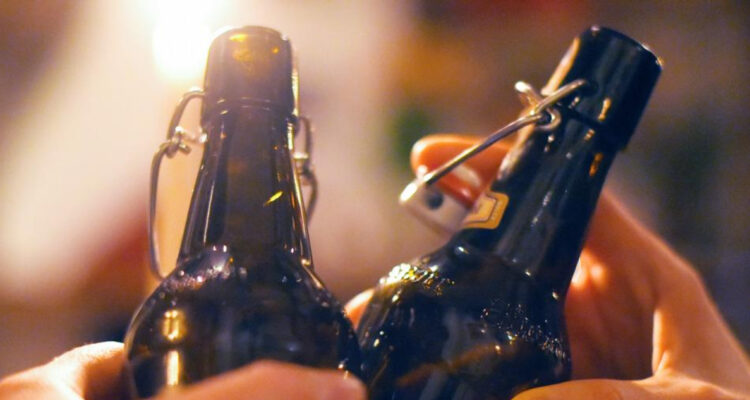 Gigante de la cervecería advierte que crisis hídrica amenaza la producción de alcohol