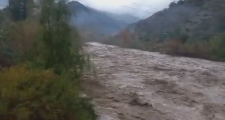 Se declara Alerta Roja para las provincias de Los Andes y San Felipe por amenaza de desborde de río