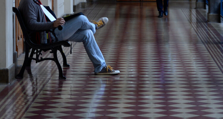 “Dar respuesta” y “propuesta de condonación”: El CAE sigue generando emplazamientos al Gobierno