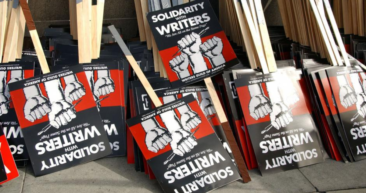 Directores de Hollywood llegan a acuerdo con sindicato de guionistas en huelga