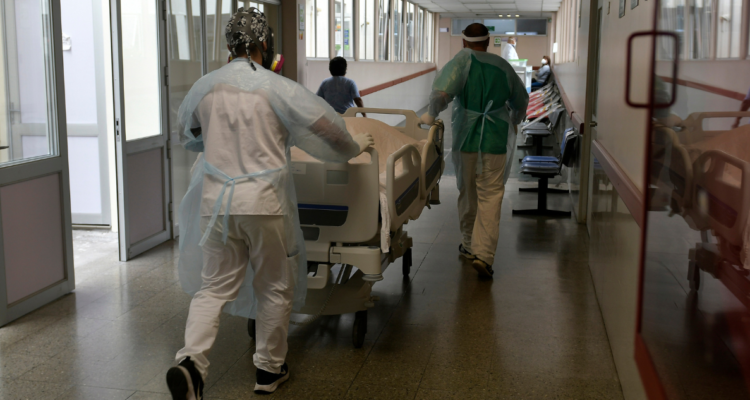 Hospital de Osorno tiene 5 camas UCI pediátricas y están todas ocupadas: reiteran llamado a vacunarse