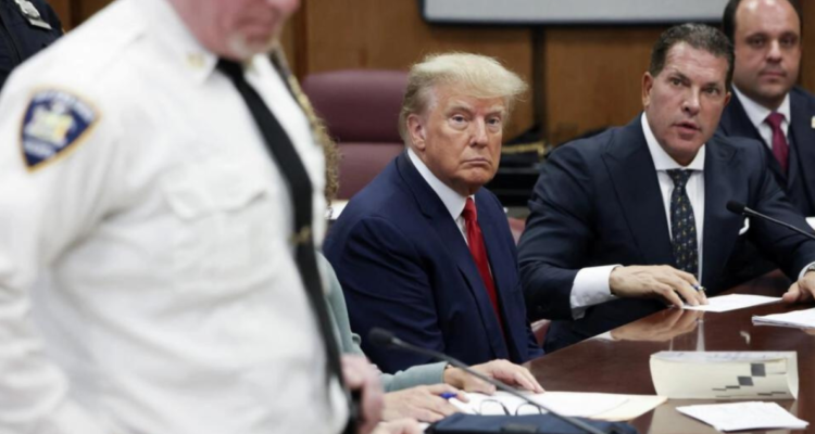 Archivo | Trump en su comparecencia en el Tribunal Penal de Manhattan en abril pasado