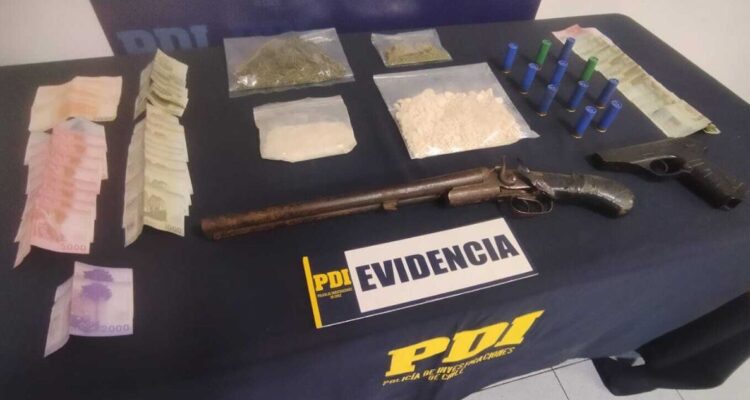 Detienen a pareja por microtráfico y porte de armas en Putaendo: tenían una escopeta de doble cañón
