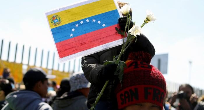 En los últimos años, el Gobierno venezolano ha intensificado su lucha contra la minería ilegal en Bolívar, una actividad que ha dejado decenas de muertos, muchos de ellos debido a enfrentamientos entre grupos irregulares o de estos contra las autoridades.