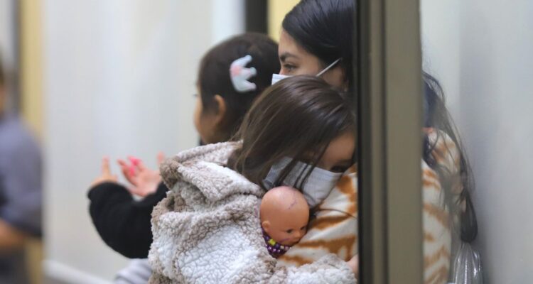 Broncopulmonar infantil y virus sincicial: Habría que “adelantar y ampliar vacaciones de invierno”