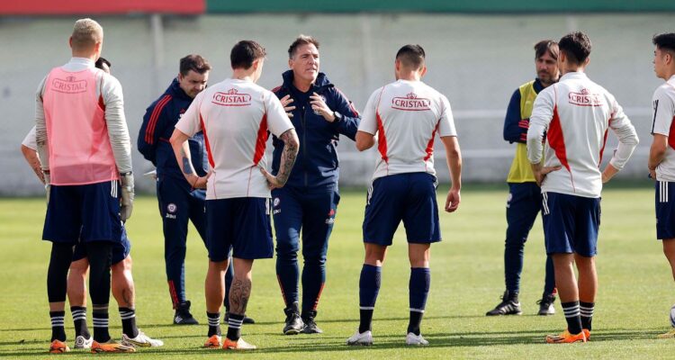 Eduardo Berizzo estará bajo presión en los tres amistosos de La Roja.