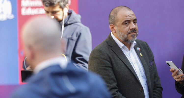 Escolta de ministro Ávila reforzará coordinaciones tras incidente con Team Patriota en Santiago