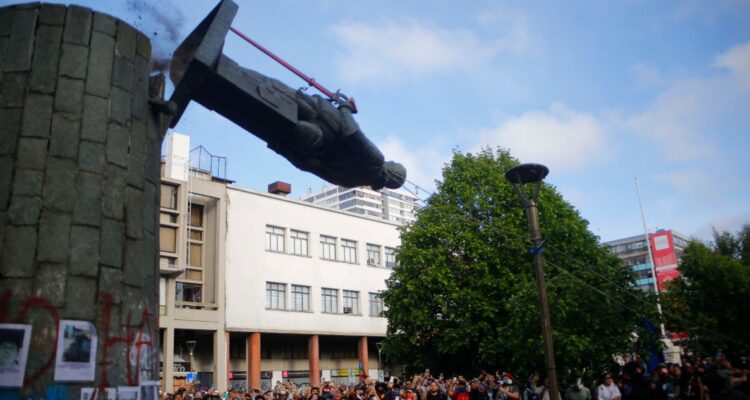 Costo restauración de estatua pedro de la valdivia en Concepción