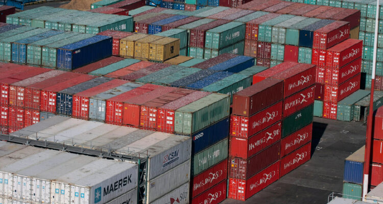 Contenedores en el puerto de San Vicente