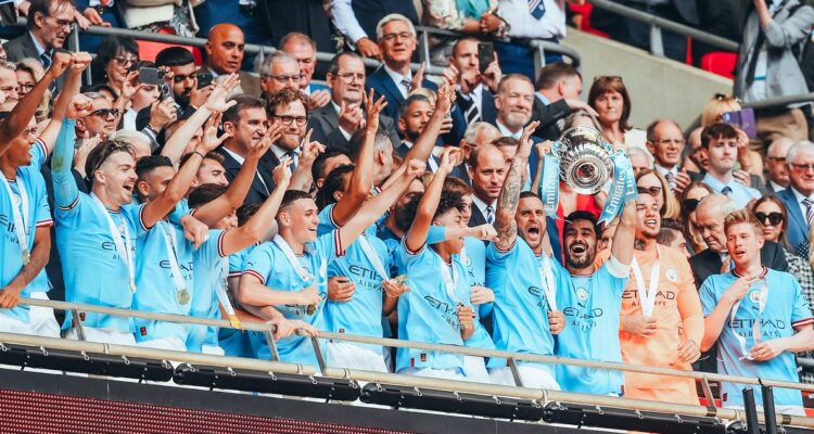 Manchester City se quedó con el derby en la final de FA Cup.