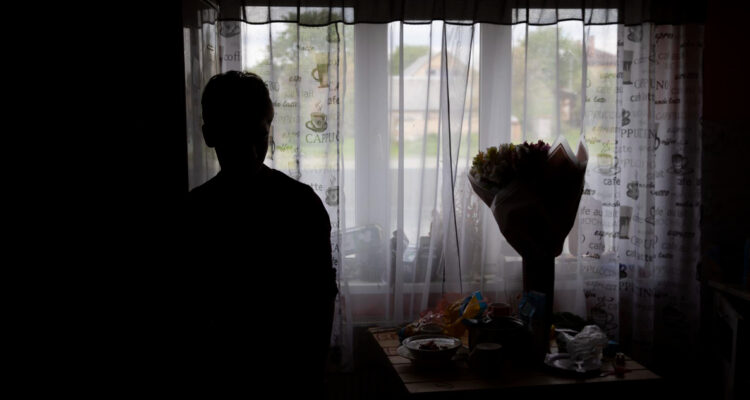 Ucrania acusa a Rusia de enterrar en fosas comunes a los muertos por inundaciones en Jersón