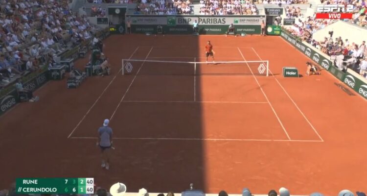 Holger Rune vs Francisco Cerúndolo en Roland Garros.